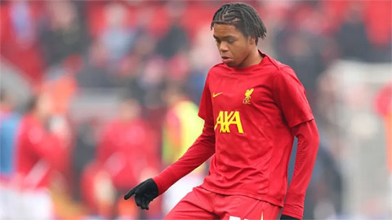 Cầu thủ trẻ Rio Ngumoha thiết lập kỷ lục mới tại Premier League