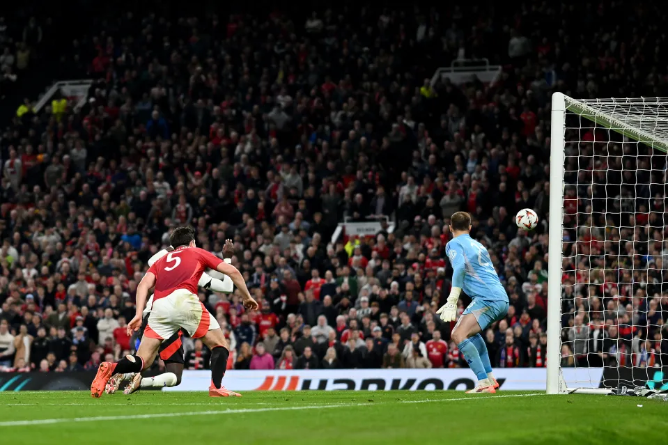 Man United từ chối 5 lời đề nghị hỏi mua Harry Maguire