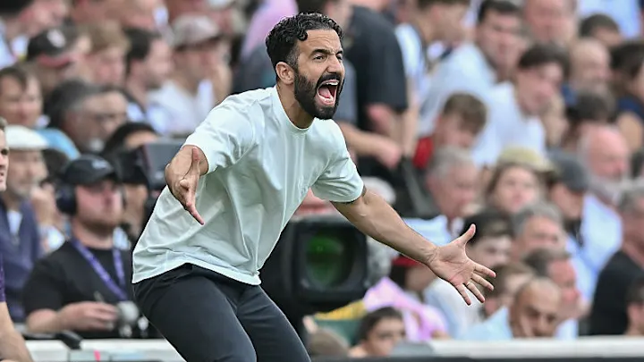 Amorim trước áp lực khổng lồ ở Old Trafford