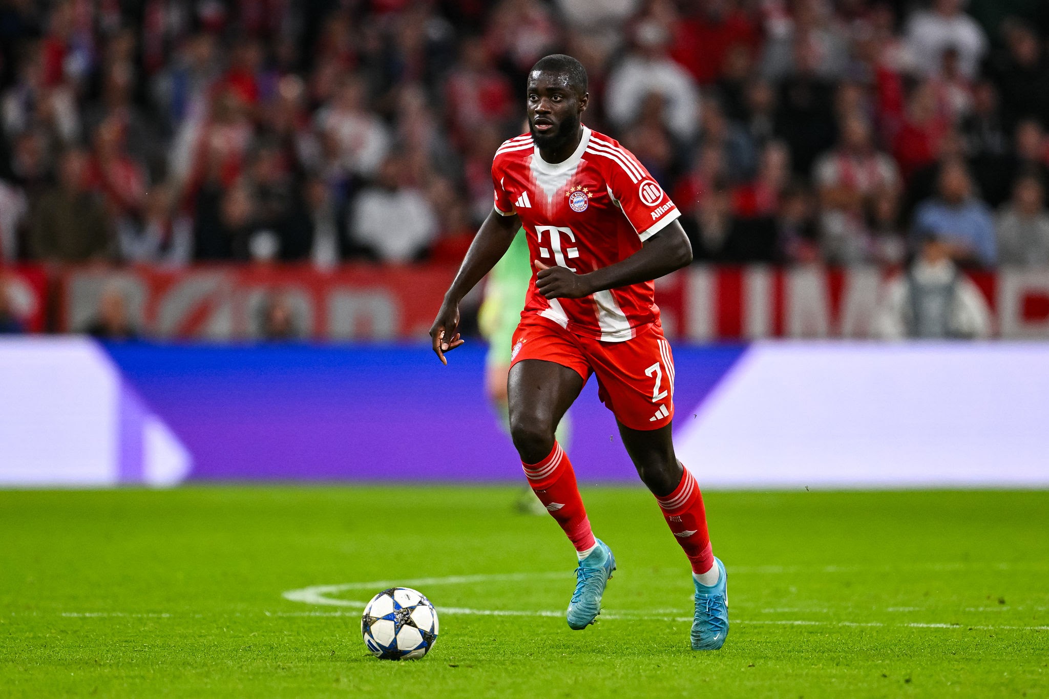 Chelsea và Liverpool tranh giành trung vệ Upamecano của Bayern Munich
