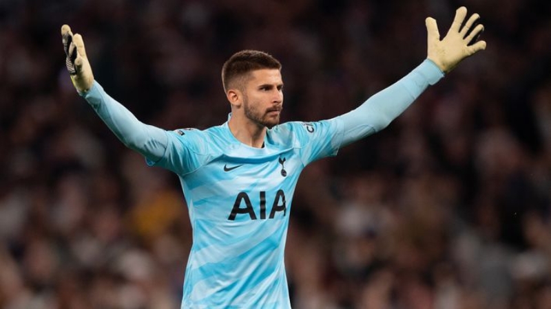 Tottenham vẫn tin tưởng Vicario sau loạt sai lầm