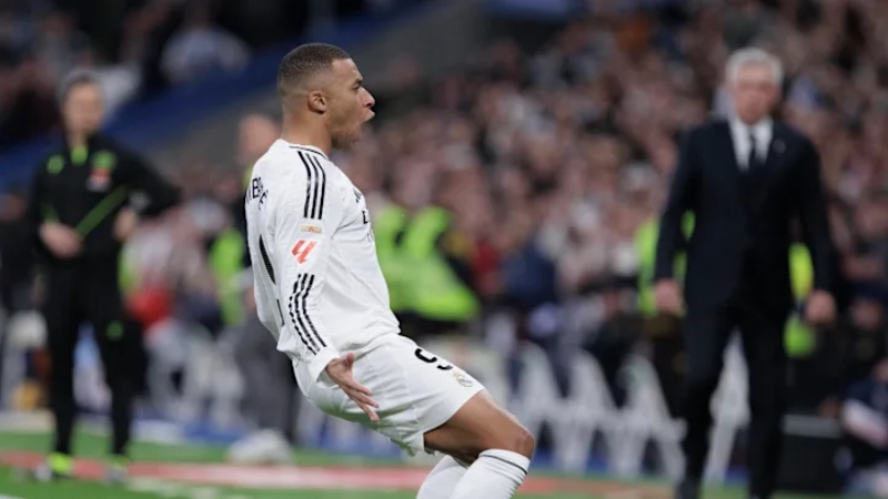 Kylian Mbappe lập kỷ lục mới, Real Madrid thăng hoa trong cuộc đua La Liga